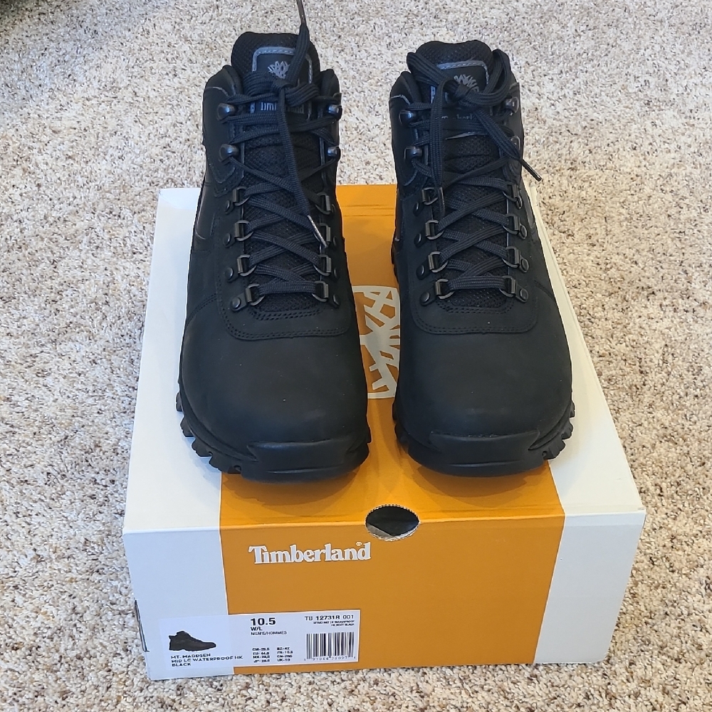 Timberland Men's Dark Black Boots. 10 1/2 wide. Brand New Never worn in box.